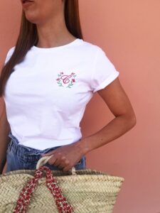 T-SHIRT INIZIALE RICAMATA