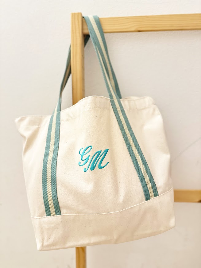 borsa mare con iniziali corsivo ricamate capiente