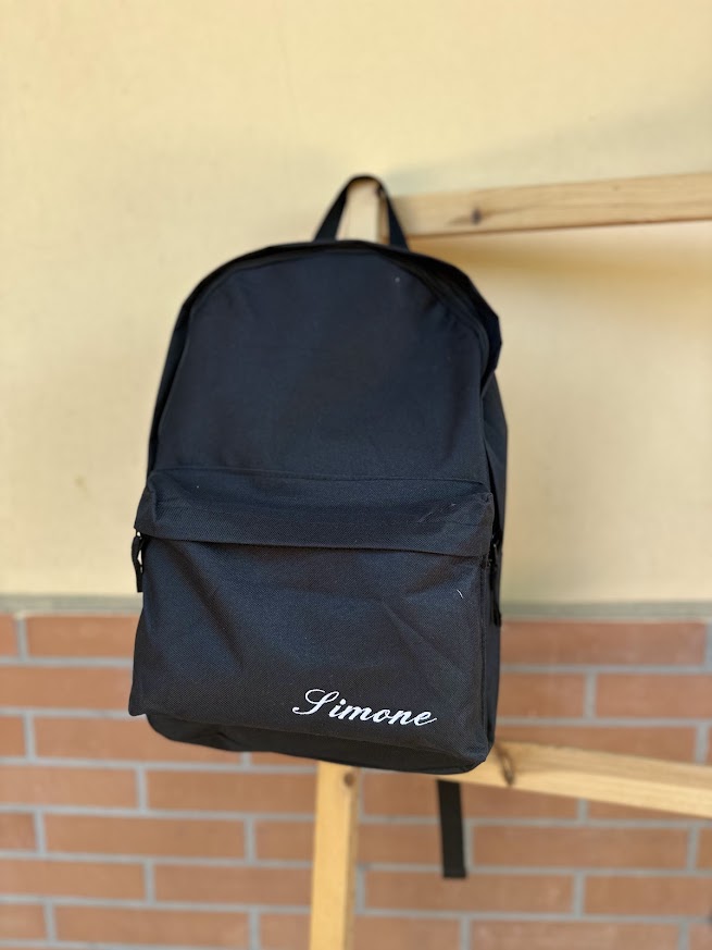 zaino personalizzato con nome ricamato